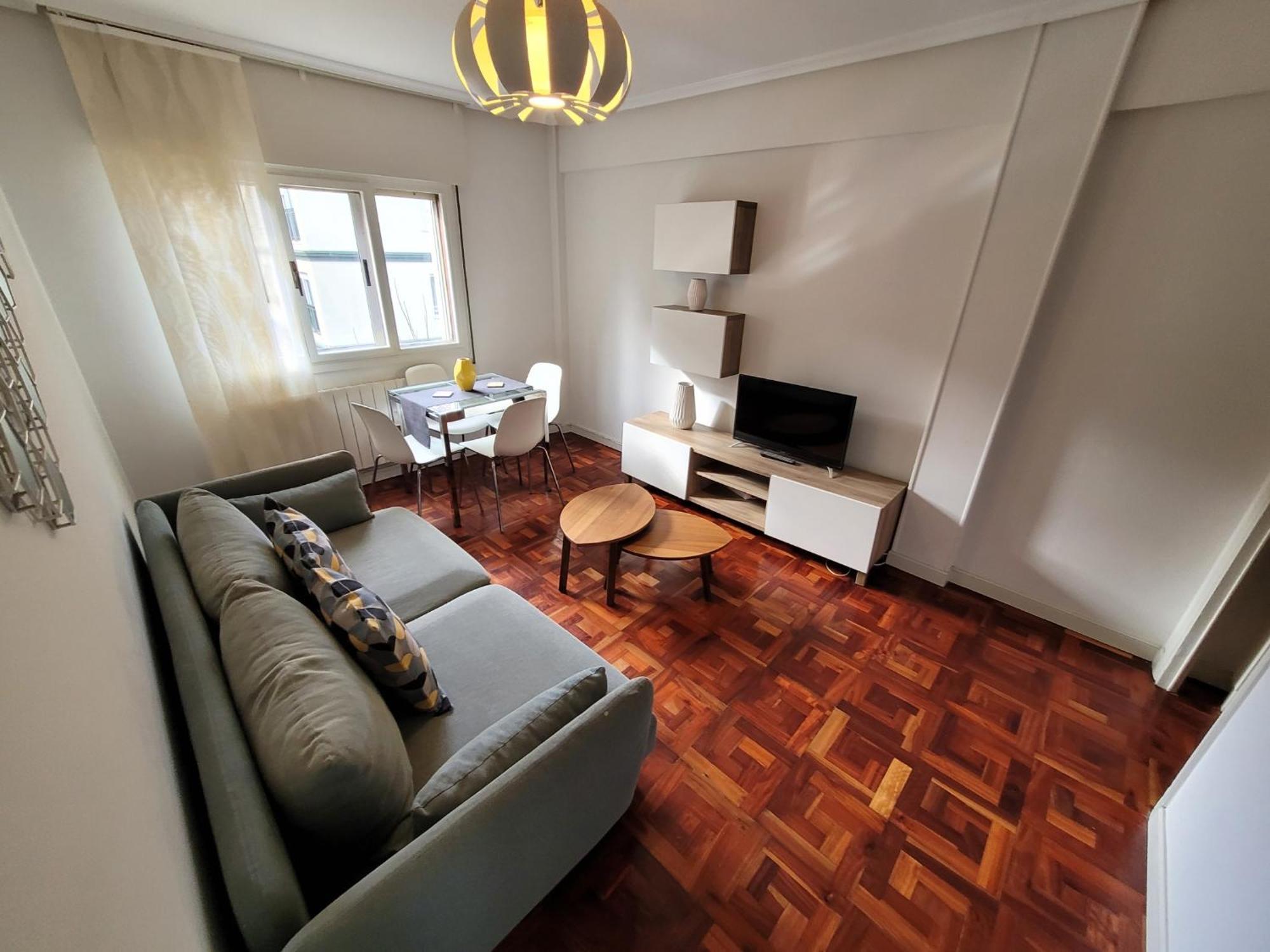 Apartamento Bonito Piso Con Garaje Cerca De Playas